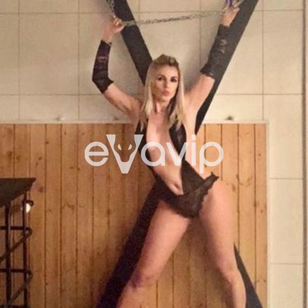 17 - Julia Giulia Anal Baby