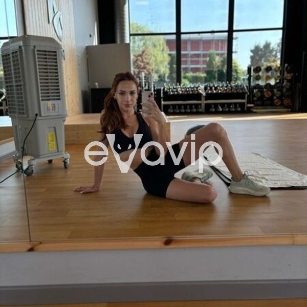 20 - Allana Venere Rossa