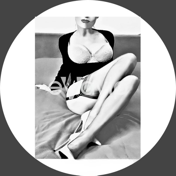 3 - Cecil Mature Lux